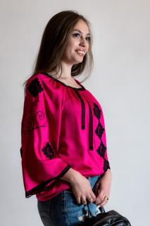 Bluza din vascoza cu aplicatii brodate