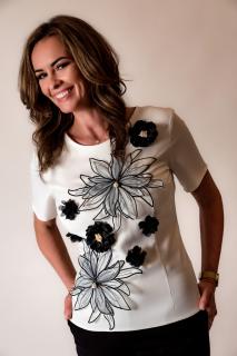 Bluza premium cu aplicatii flori 3d