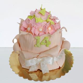 Tort boboc cu flori