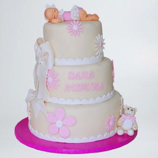 Tort botez cu bebelus pe 3 etaje