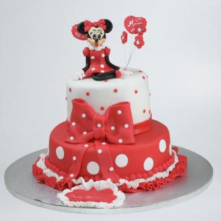 Tort botez Minnie Mouse cu inimioare