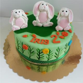 Tort cu 3 iepurasi dragalasi