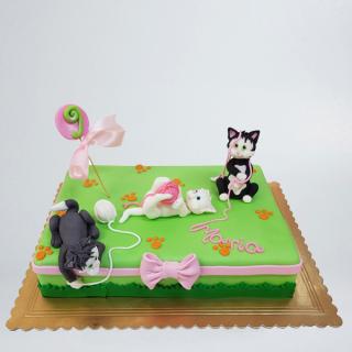 Tort cu 3 pisicute jucause