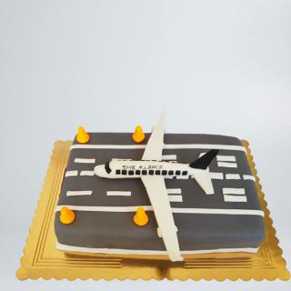 Tort cu avion pe pista