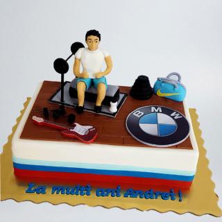 Tort cu baietel si sala de fitness