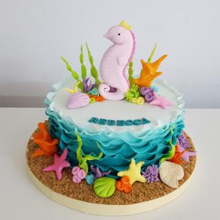 Tort cu calut de mare si valuri