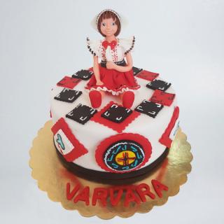 Tort cu fetita in costum popular
