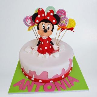 Tort cu Minnie Mouse in tort