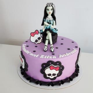 Tort cu Monster High pe tort