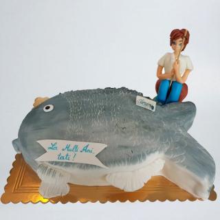 Tort cu peste si baietel pescar