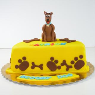 Tort cu Scooby Doo pe galben