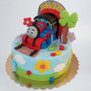 Tort cu Thomas mare pe tort