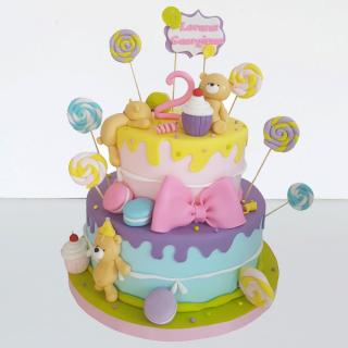 Tort cu ursuleti si macarons