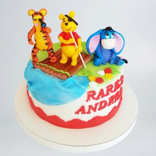 Tort cu Winnie, Tigrila, Magarusul pe lac