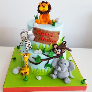 Tort de botez cu animalute din jungla