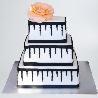 Tort de nunta BlackWhite