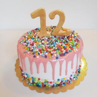 Tort DripCake cifra 12