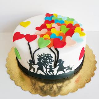 Tort familie cu inimioare
