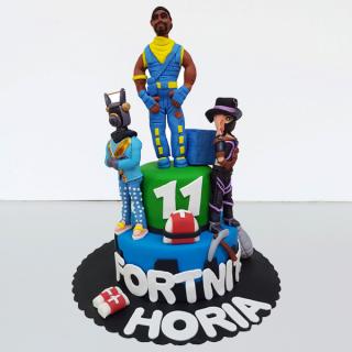 Tort Fortnite cu 3 personaje de poveste