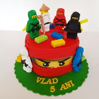 Tort lego Ninjago cu 6 personaje