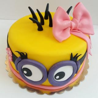 Tort Minion fetita cu ochelari