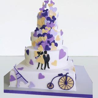 Tort nunta cu inimioare mov si bicicleta
