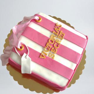 Tort punga de cadouri