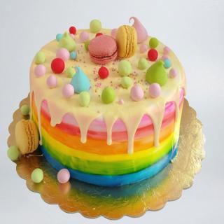 Tort Rainbow cu macarons