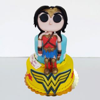 Tort Wonderwoman mare pe tort
